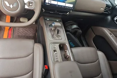 Wuling 730