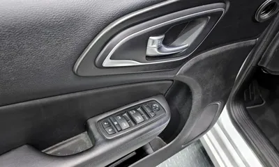 Chrysler 200