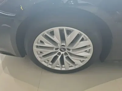 Audi A7L