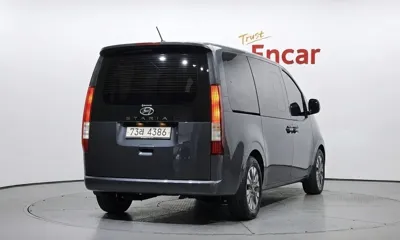 Hyundai Staria