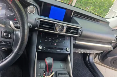 Lexus IS