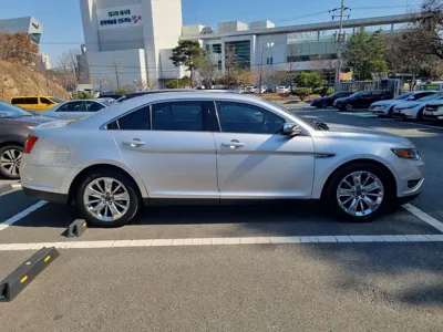 Ford Taurus