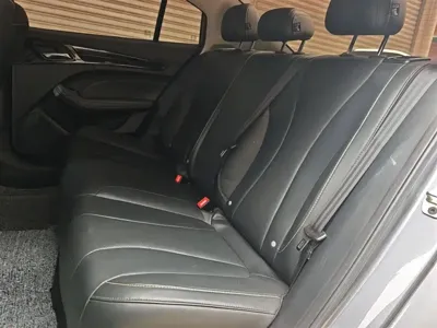 Roewe i5