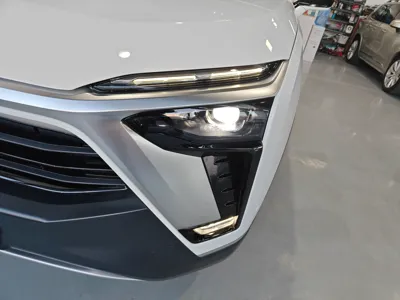 Nio ES8