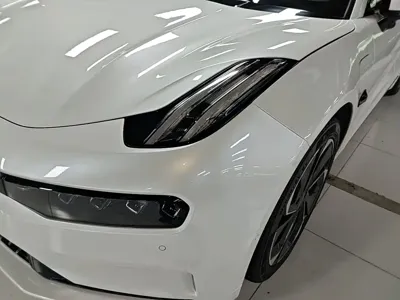 Zeekr 001
