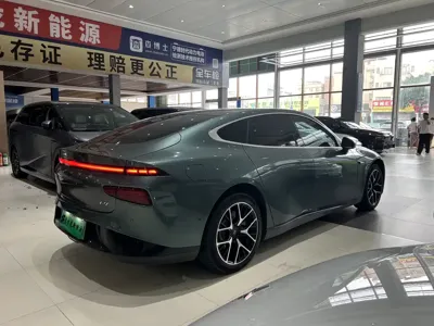 Xpeng P7