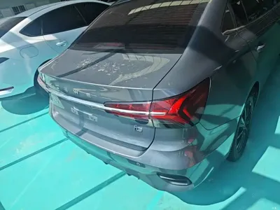 Roewe i5