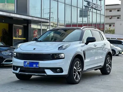 Lynk & Co 01