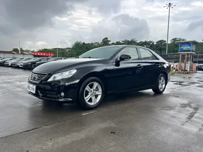 Toyota Reiz
