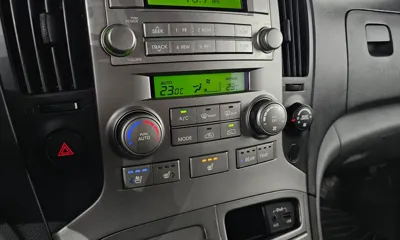 Hyundai Starex