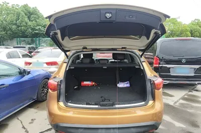 Infiniti QX70