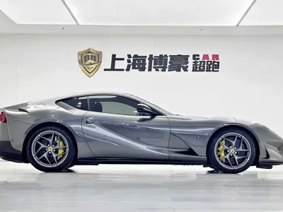 Ferrari 812
