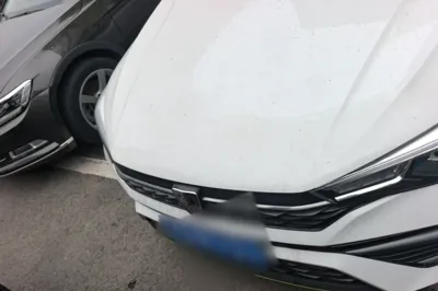 Roewe i5