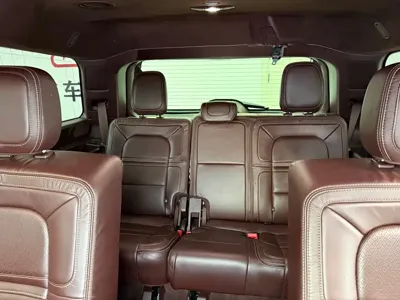 Lincoln Navigator