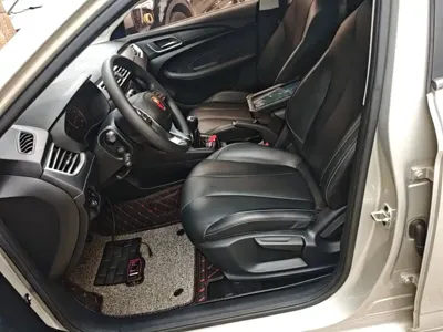 Roewe i5