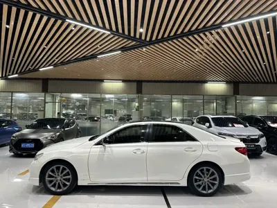 Toyota Reiz