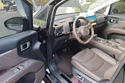 Wuling 730