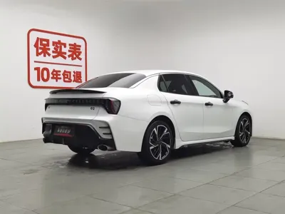 Lynk & Co 03