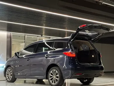 BYD MAX