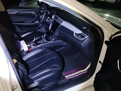 Roewe i5