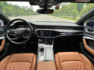 Audi A7L