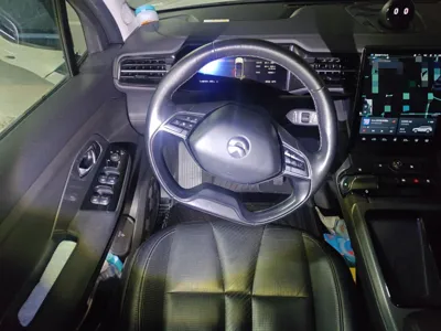 Nio ES8