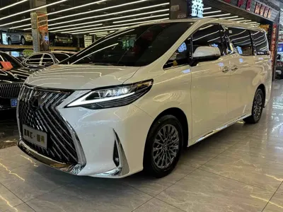 Lexus LM