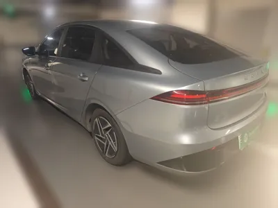 Roewe D6