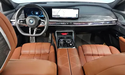 BMW i7