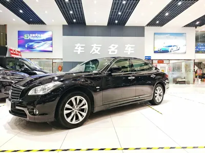 Infiniti Q70