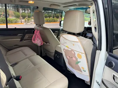 Mitsubishi Pajero (Import)