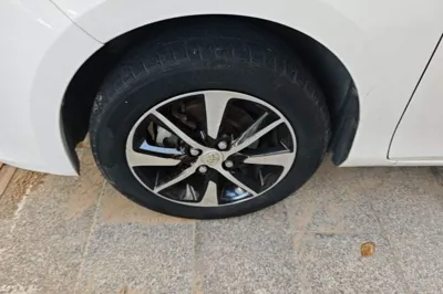 Toyota YARiS L Zhi Xuan