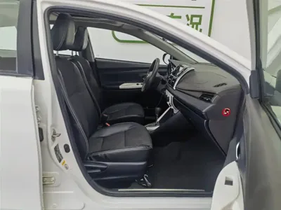 Toyota Yaris L