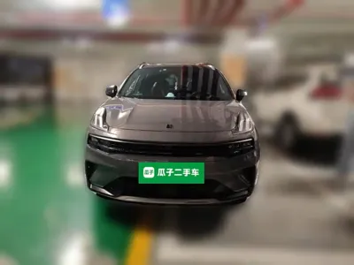 Lynk & Co 06