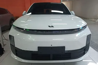 Li Auto L6