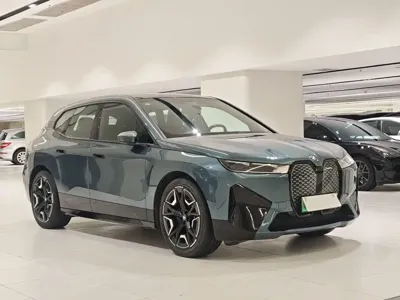 BMW iX