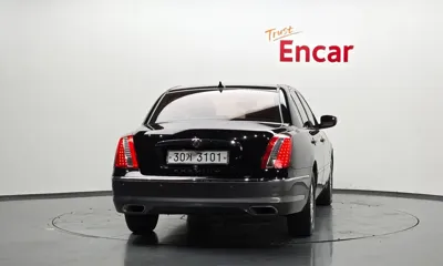 Kia Opirus