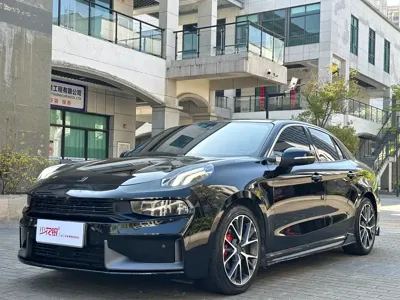 Lynk & Co 03