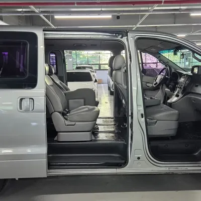 Hyundai Starex