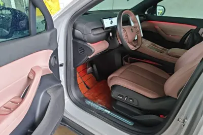 Nio EC6