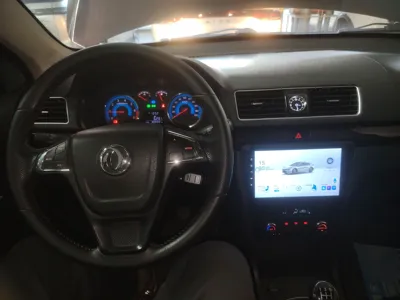 Dongfeng Fengon 370