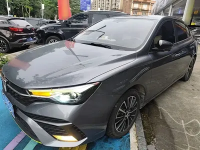 Roewe i5