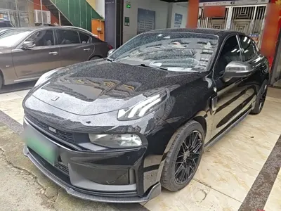 Lynk & Co 03