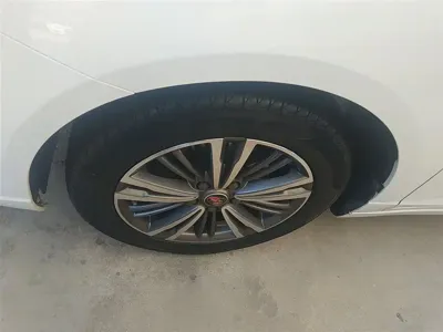 Roewe i5