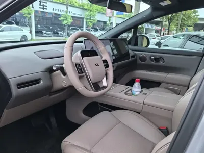 Li Auto 理想i6