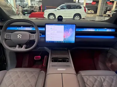 Nio ES8