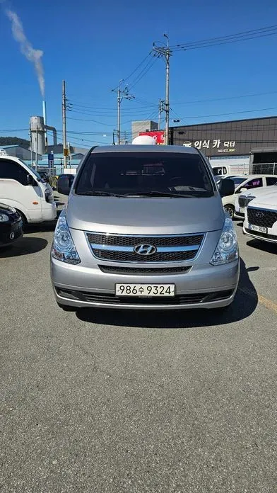 Hyundai Starex