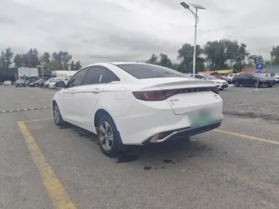 Geely L HiP