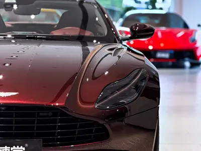 Aston Martin DB11