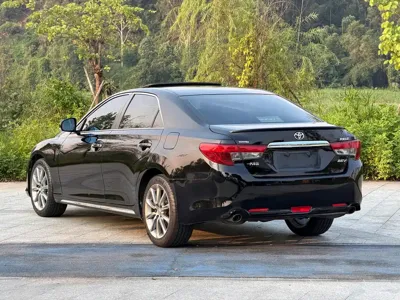 Toyota Reiz